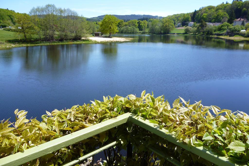 Chambres D'Hotes L'Hirondelle Du Lac Peyrat-le-Château Exterior foto