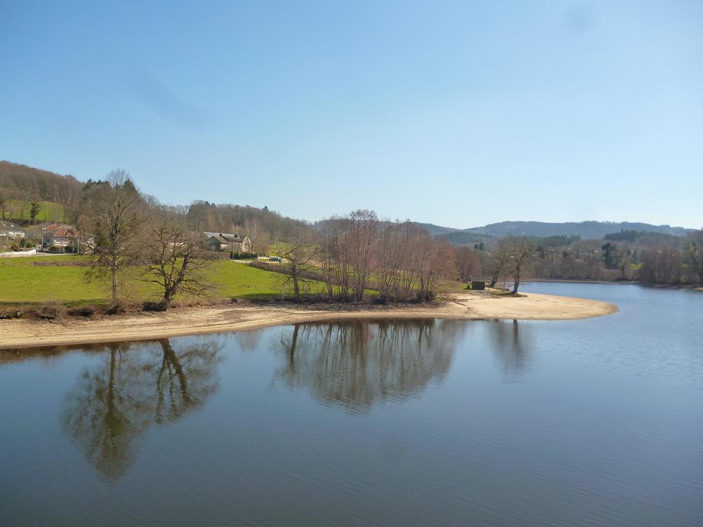 Chambres D'Hotes L'Hirondelle Du Lac Peyrat-le-Château Exterior foto